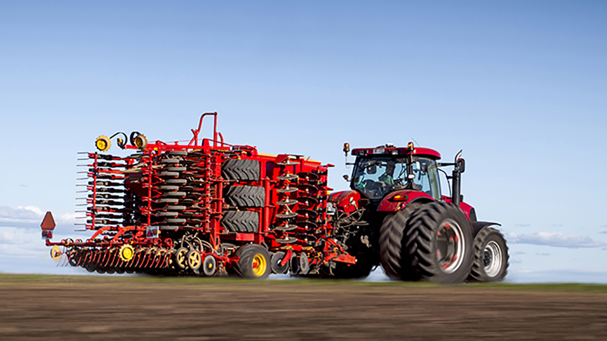 Väderstad seed drill Spirit in transport