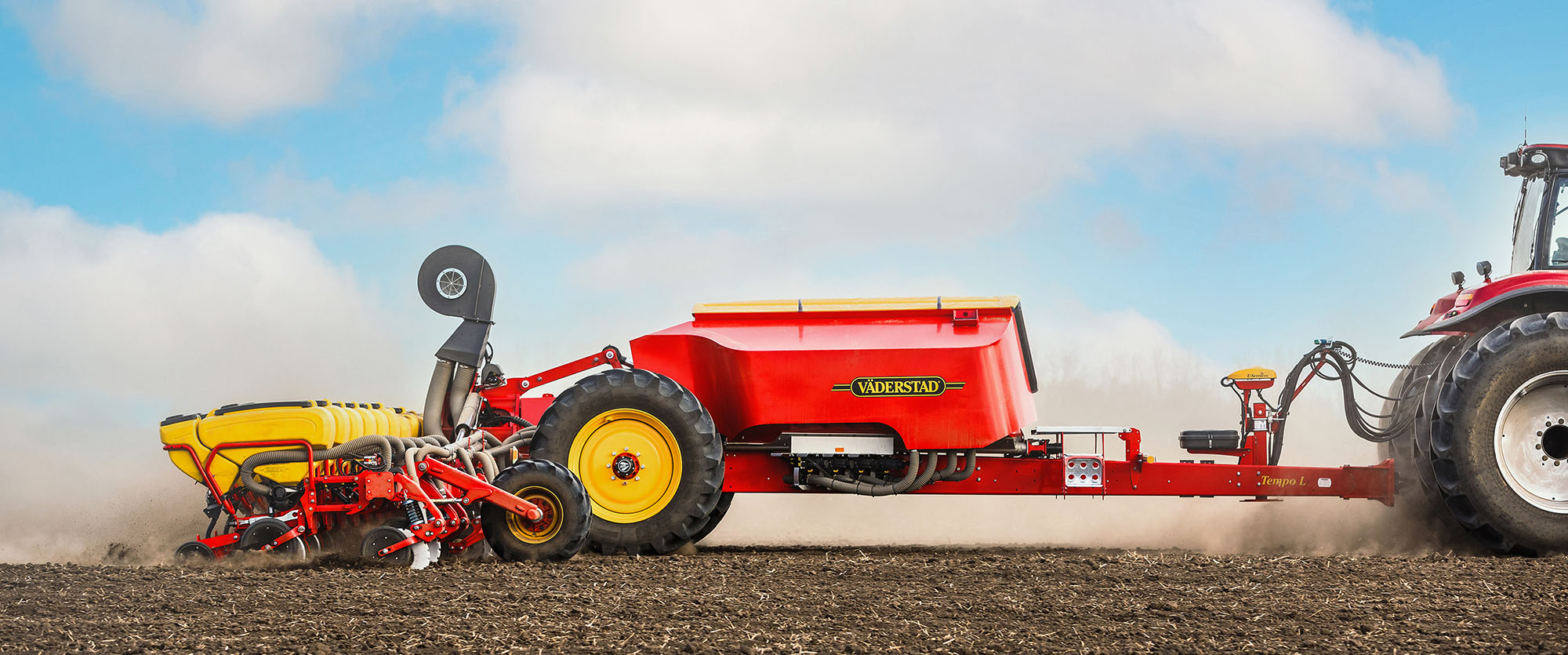 Väderstad Tempo L in field