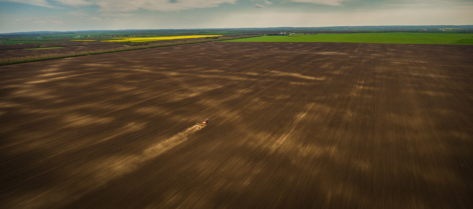 Väderstad Tempo L in field