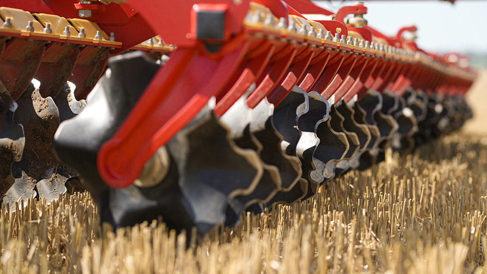 Uz Seed Hawk 900C sējmašīnas montēti CrossCutter diski