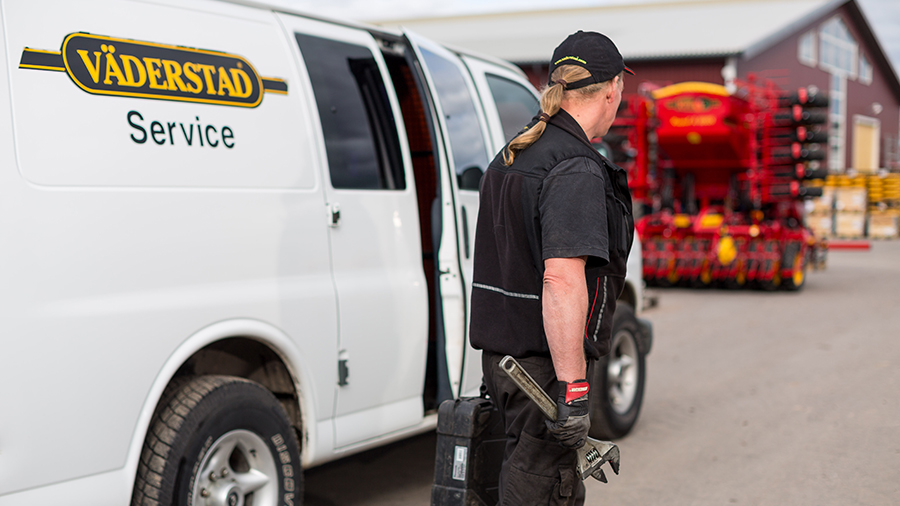 Väderstad Service supporting a farm