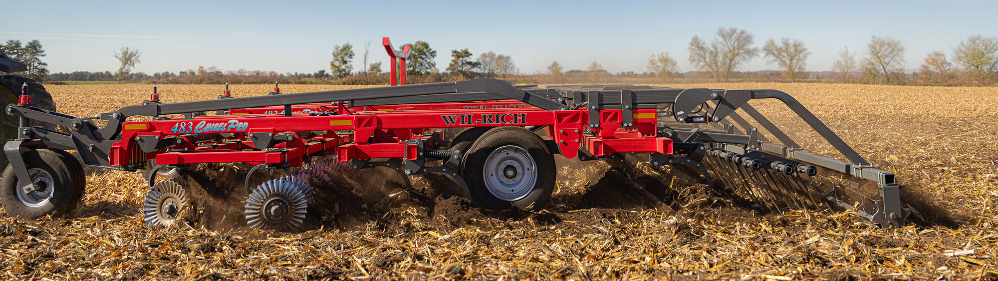 Wil-Rich 483 Chisel Pro working in the field