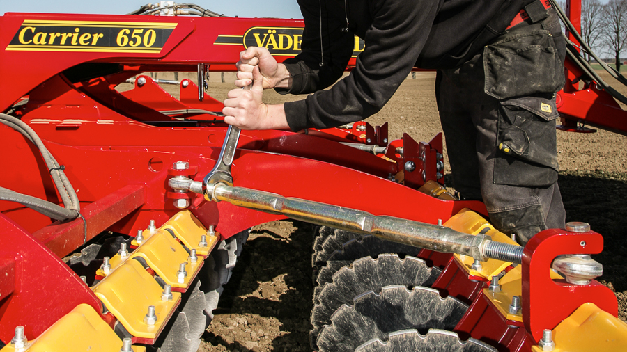 Adjustable axles