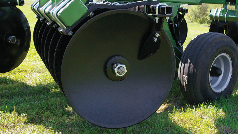 Close-up of the discs on the Wishek 842NT tandem disc