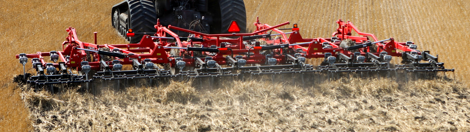 Wil-Rich 2500 Chisel Plow working a field