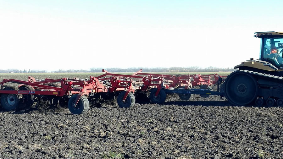 Wil-Rich Chisel Plow